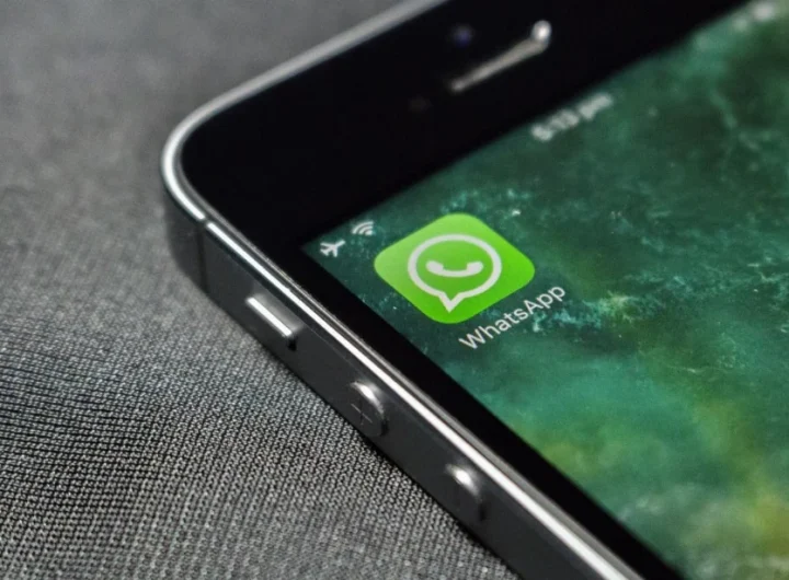 У WhatsApp виявили вразливість, яка дозволяє переглядати чужі фото без розблокування смартфона